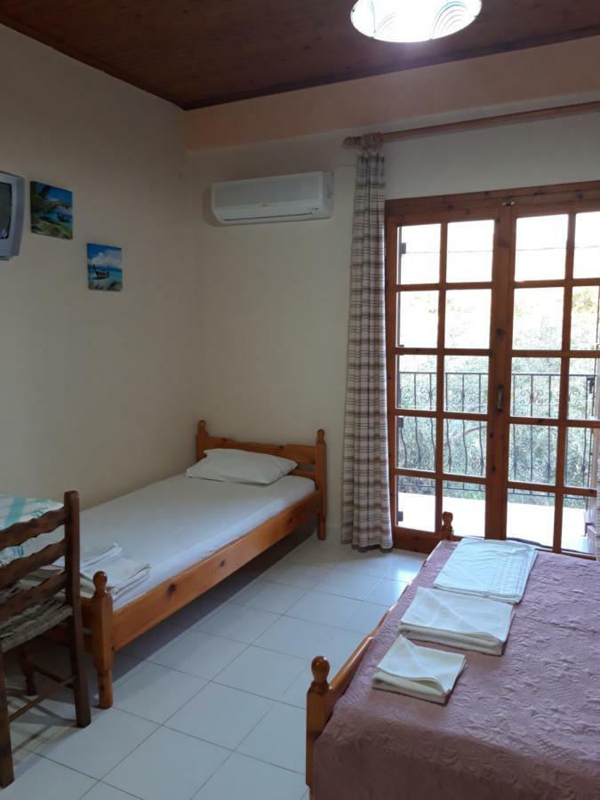 Koutadelias Rooms Каламос Экстерьер фото