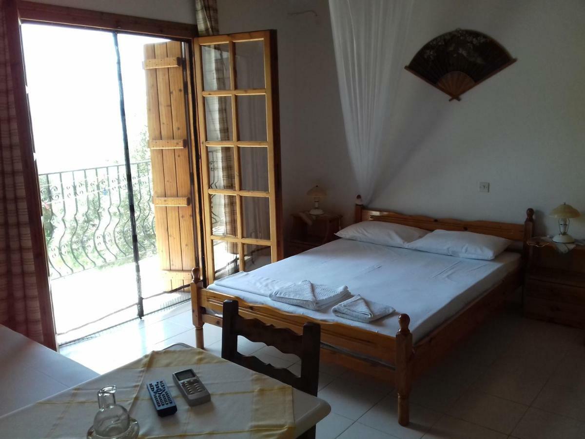 Koutadelias Rooms Каламос Экстерьер фото