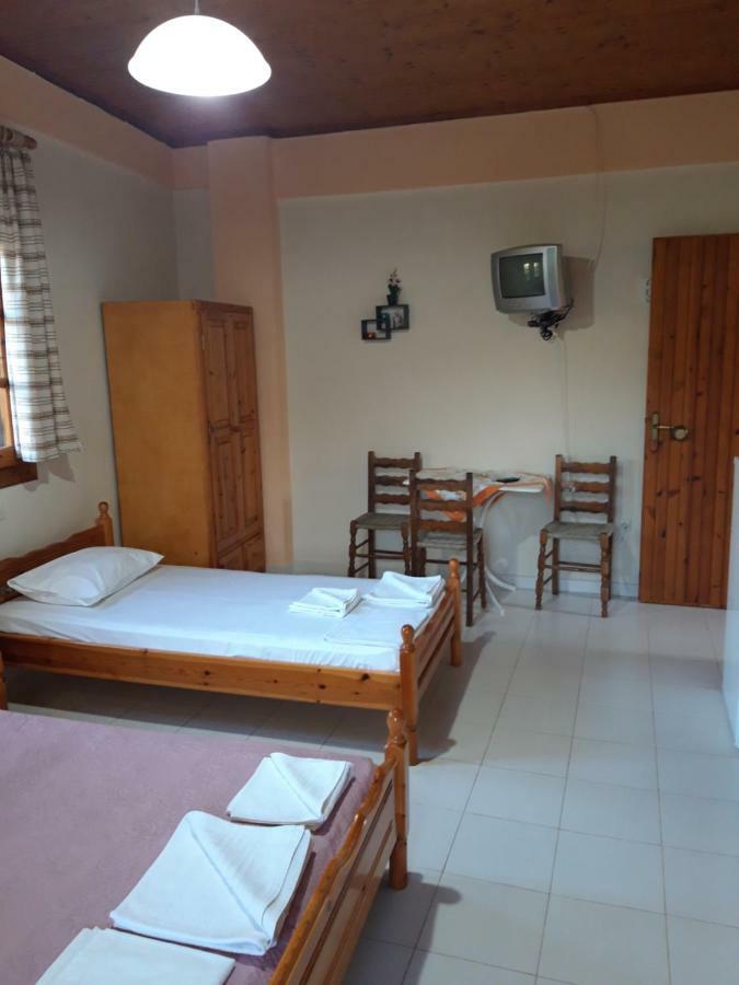 Koutadelias Rooms Каламос Экстерьер фото